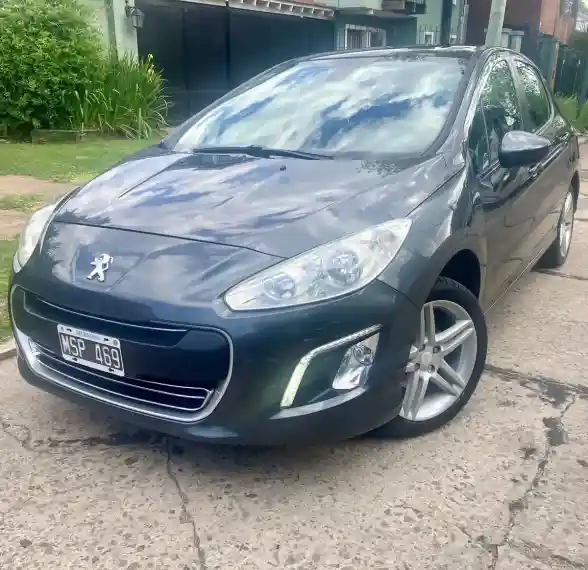 Peugeot 308 2013 - foto 1