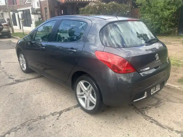 Peugeot 308 1.6 Feline Hdi 115Cv 2013 - foto 2