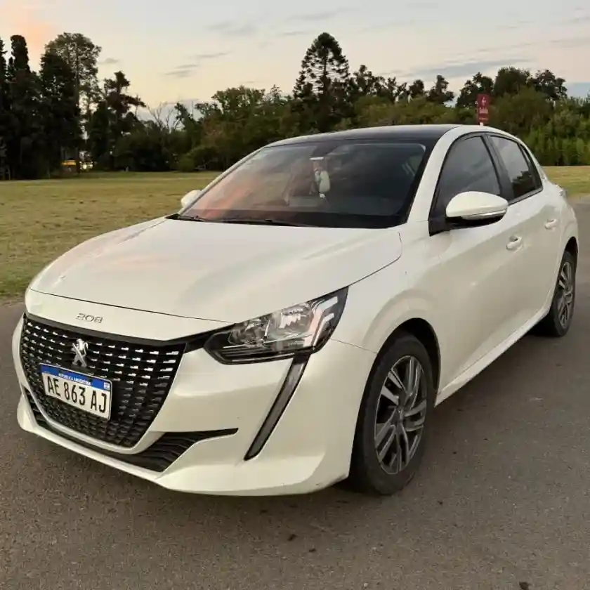 Peugeot 208 2021 - foto 1