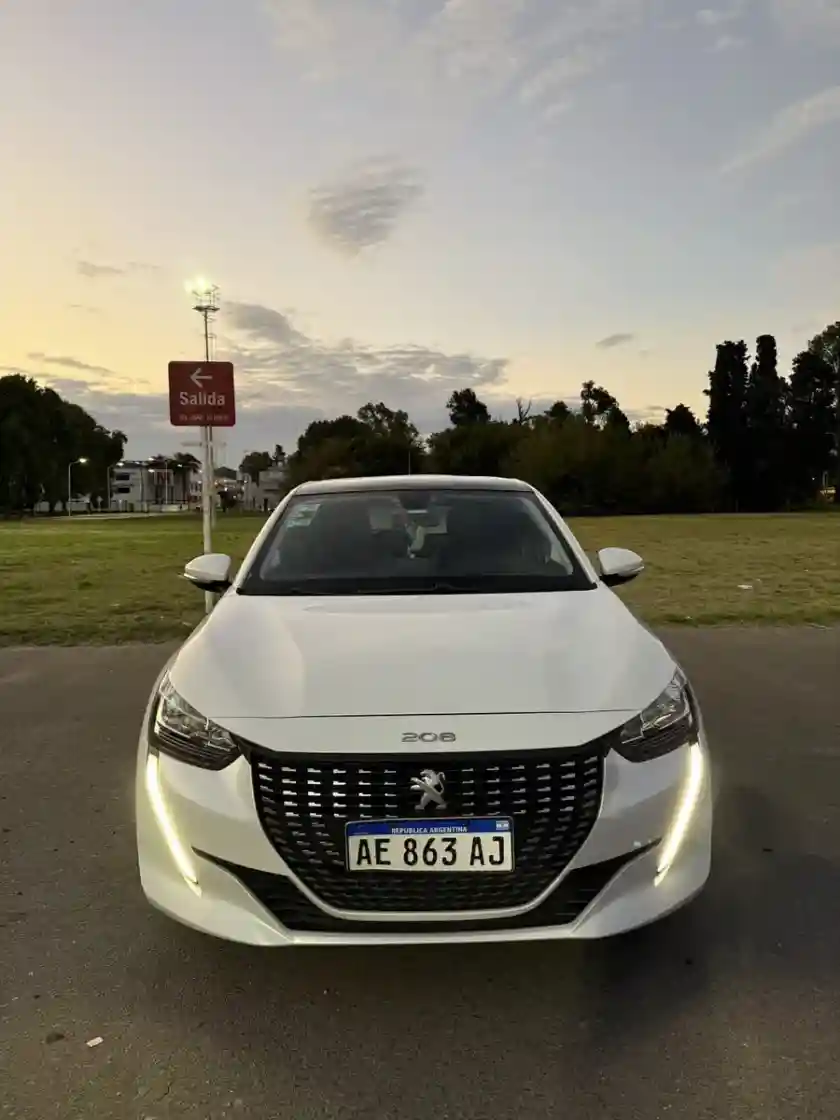 Peugeot 208 1.6 Allure 2021 - foto 2
