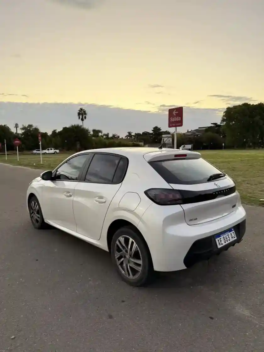 Peugeot 208 1.6 Allure 2021 - foto 5