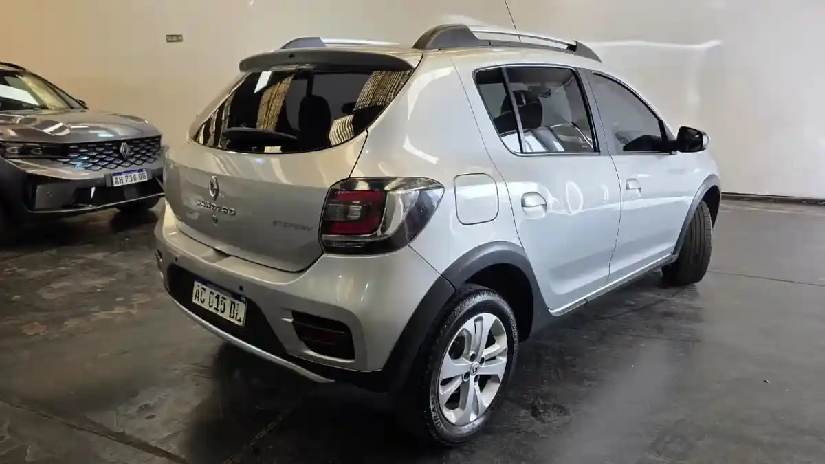 Renault Sandero Stepway 1.6 Privilege 105Cv Nac 2017 - foto 4