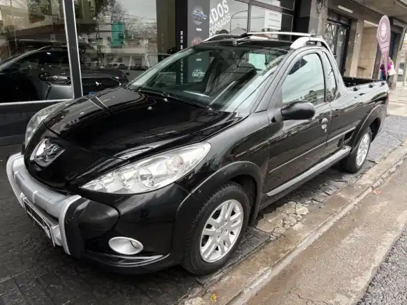 Peugeot Hoggar Pick Up C/S 1,6 Escapade Abs 2014 - foto 3
