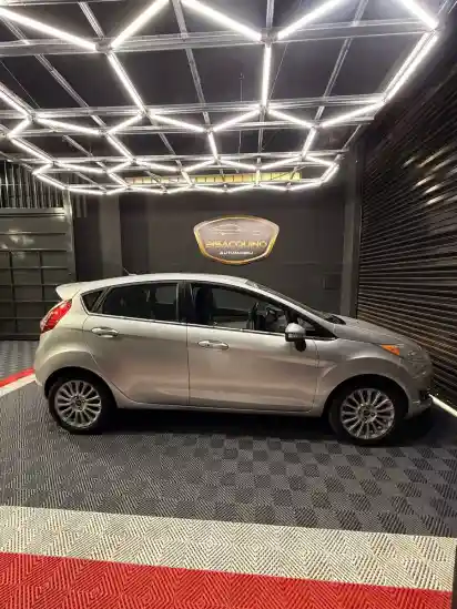Ford Fiesta Kinetic 1.6 Titanium Powershift 120Cv 2014 - foto 3
