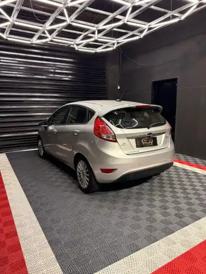 Ford Fiesta Kinetic 1.6 Titanium Powershift 120Cv 2014 - foto 5