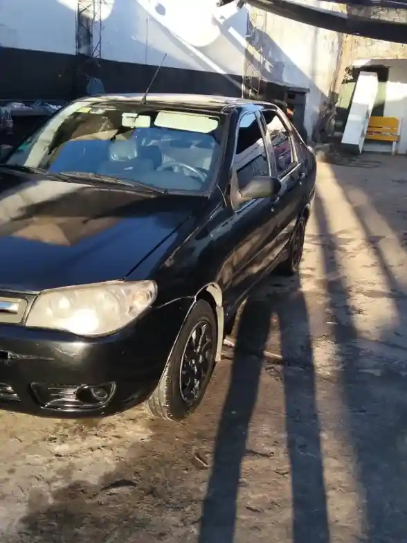 Fiat Siena 2014 - foto 1