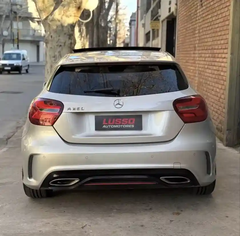 Mercedes-Benz Clase A 2.0 A250 Amg-Line 211Cv 2016 - foto 5