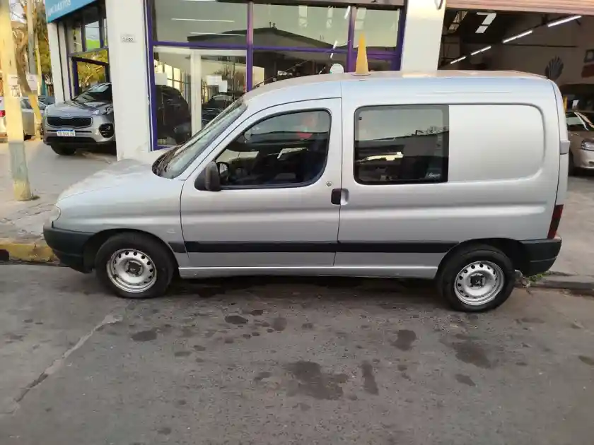 Peugeot Partner 1.4 Furgon Presence 2009 - foto 4