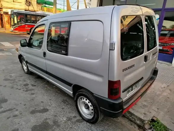 Peugeot Partner 1.4 Furgon Presence 2009 - foto 5
