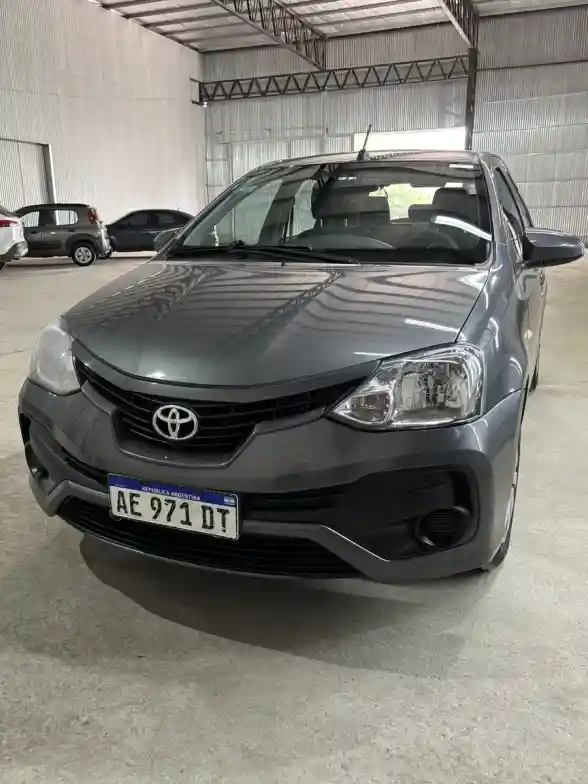 Toyota Etios 1.5 X 6Mt My19 2021 - foto 1