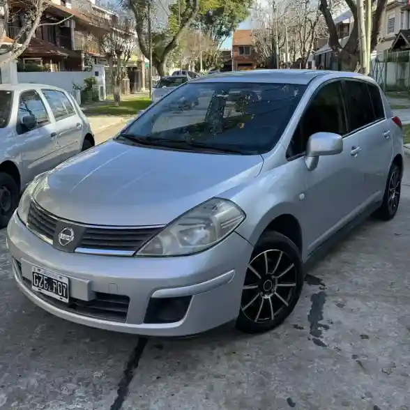 Nissan Tiida 1.8 Visia 2008 - foto 1