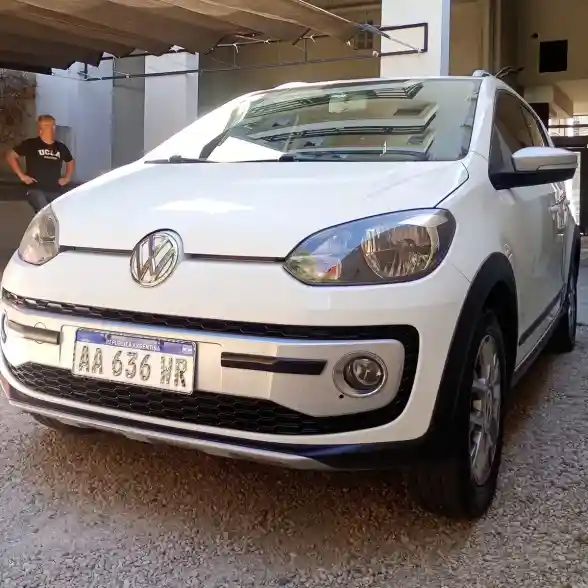 Volkswagen Up! 1.0 Cross Up! 2016 - foto 1
