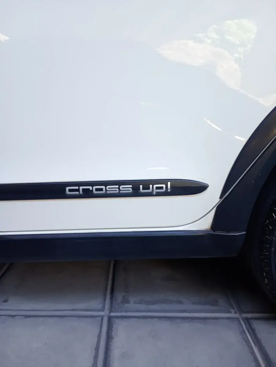 Volkswagen Up! 1.0 Cross Up! 2016 - foto 3