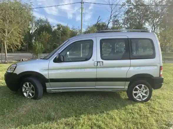 Peugeot Partner Patagónica 1.6 Hdi Vtc Plus 92 2020 - foto 2