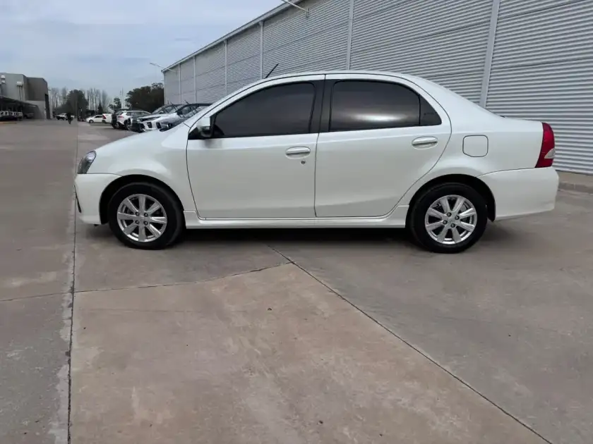 Toyota Etios 1.5 Xls At 2017 - foto 5