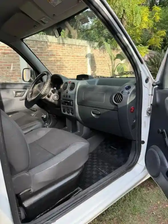 Peugeot Partner 1.6 Hdi Confort 2018 - foto 3