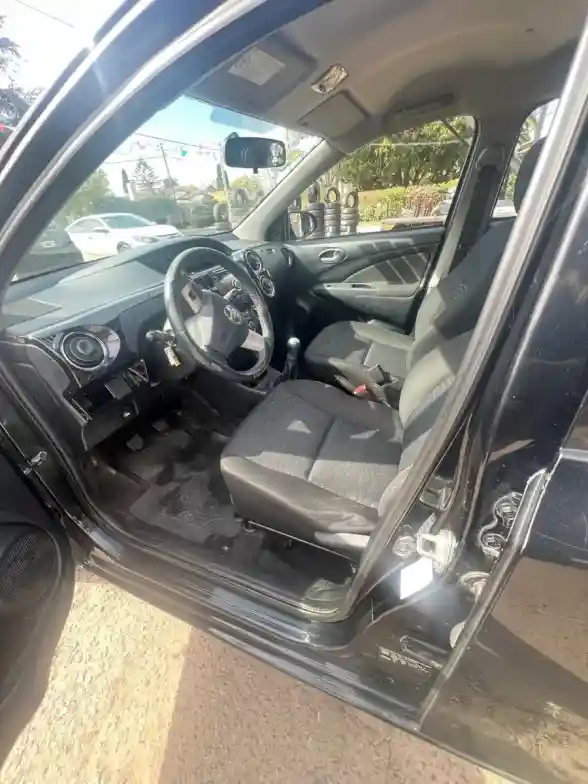 Toyota Etios 1.5 Xls Mt 2014 - foto 3