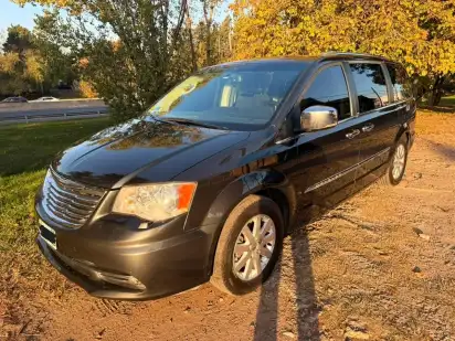 Chrysler Town &amp; Country 2012 - foto 1