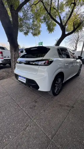 Peugeot 208 1.6 Like Pack 2021 - foto 5