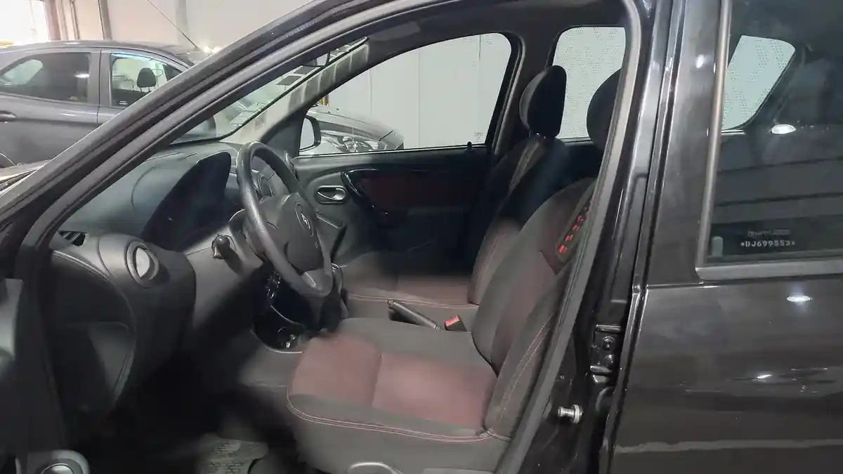 Renault Sandero Stepway 1.6 Stepway Privilege Nav 2013 - foto 5