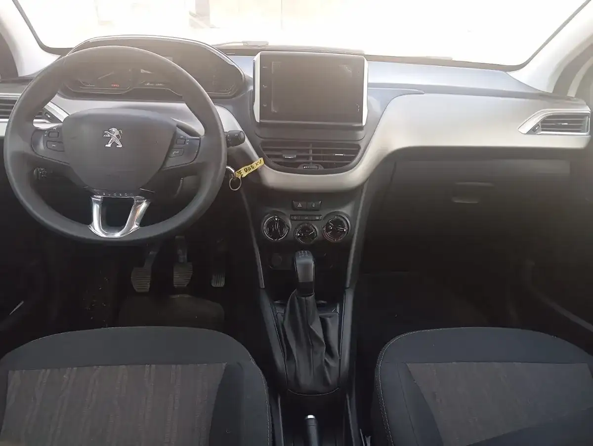 Peugeot 2008 1.6 Allure 2020 - foto 3