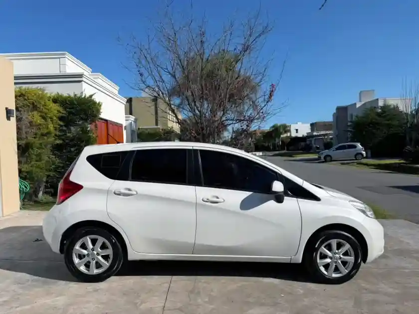 Nissan Note 1.6 Advance 107Cv 2015 - foto 4