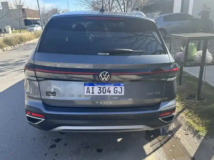 Volkswagen Taos 1.4 250 Tsi Highline Tiptronic 2026 - foto 4