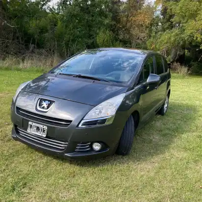 Peugeot 5008 2012 - foto 1