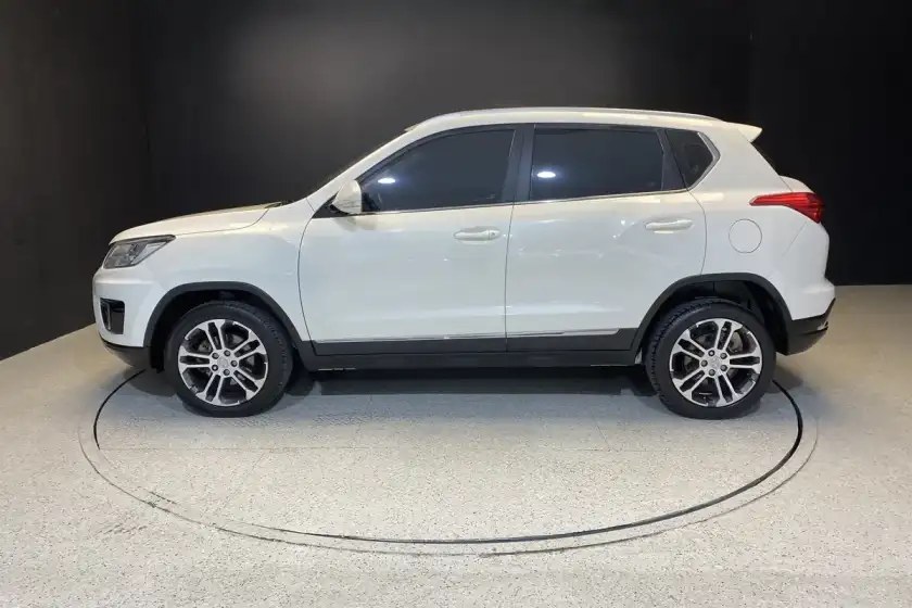 Baic X35 1.5 Luxury At 2019 - foto 4
