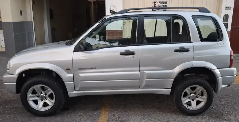 Chevrolet Grand Vitara 2.0 At 2002 - foto 1