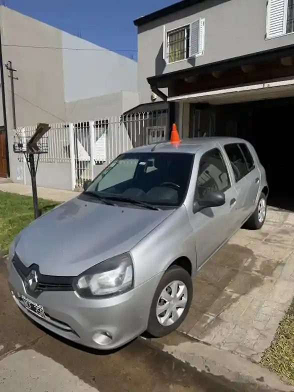 Renault Clio Mío 5 Puertas Confort 2013 - foto 2