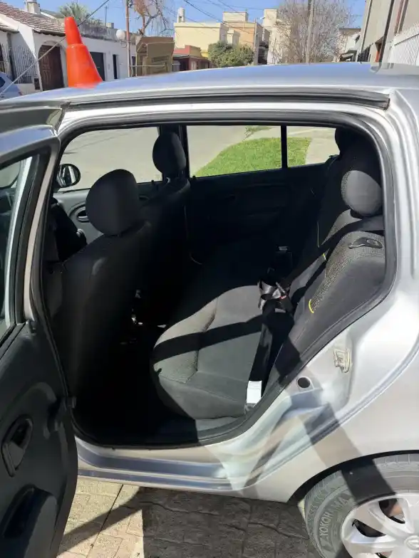 Renault Clio Mío 5 Puertas Confort 2013 - foto 5