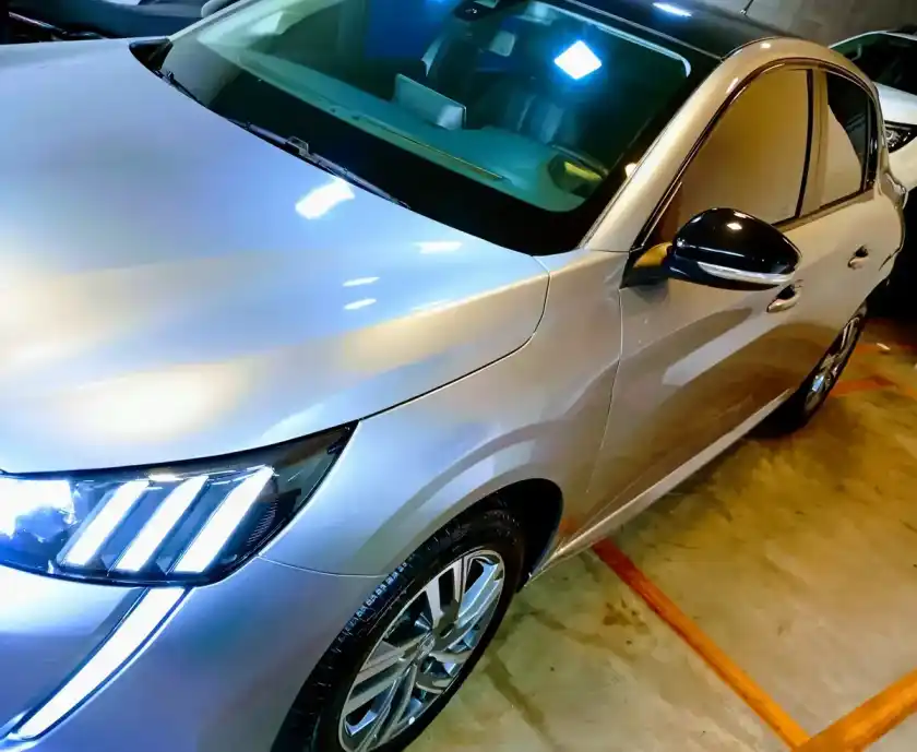 Peugeot 208 2023 - foto 1