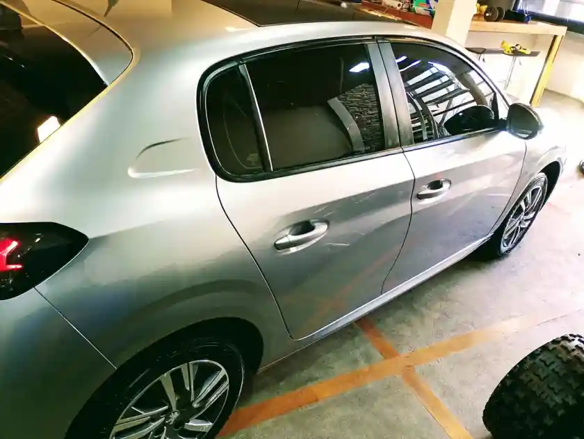 Peugeot 208 1.6L Feline Tiptronic 2023 - foto 2
