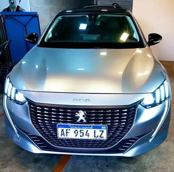 Peugeot 208 1.6L Feline Tiptronic 2023 - foto 4