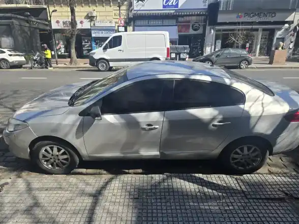 Renault Fluence 2.0 Dynamique 2012 - foto 1