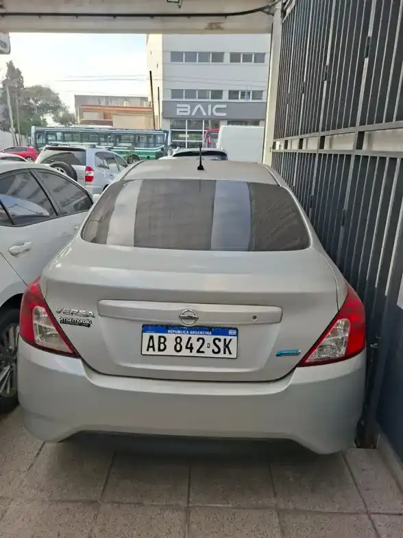 Nissan Versa 1.6 Sense Mt 2017 - foto 2