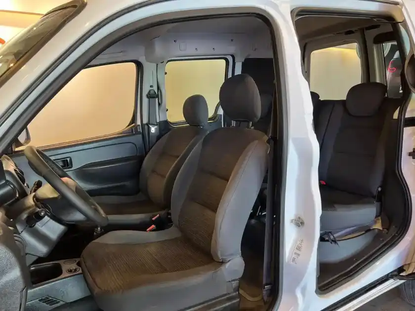 Peugeot Partner 1.6 Hdi Furgon Confort 5As 2017 - foto 5