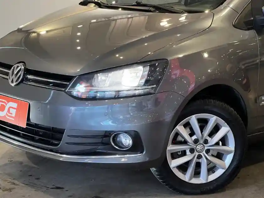 Volkswagen Suran 1.6 Highline Msi 110Cv 2015 - foto 4