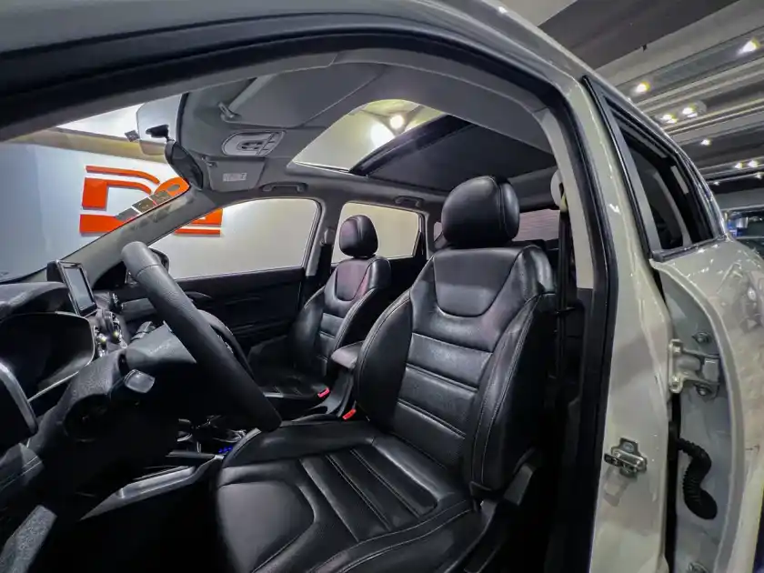 Baic X35 1.5 Luxury At 2019 - foto 4