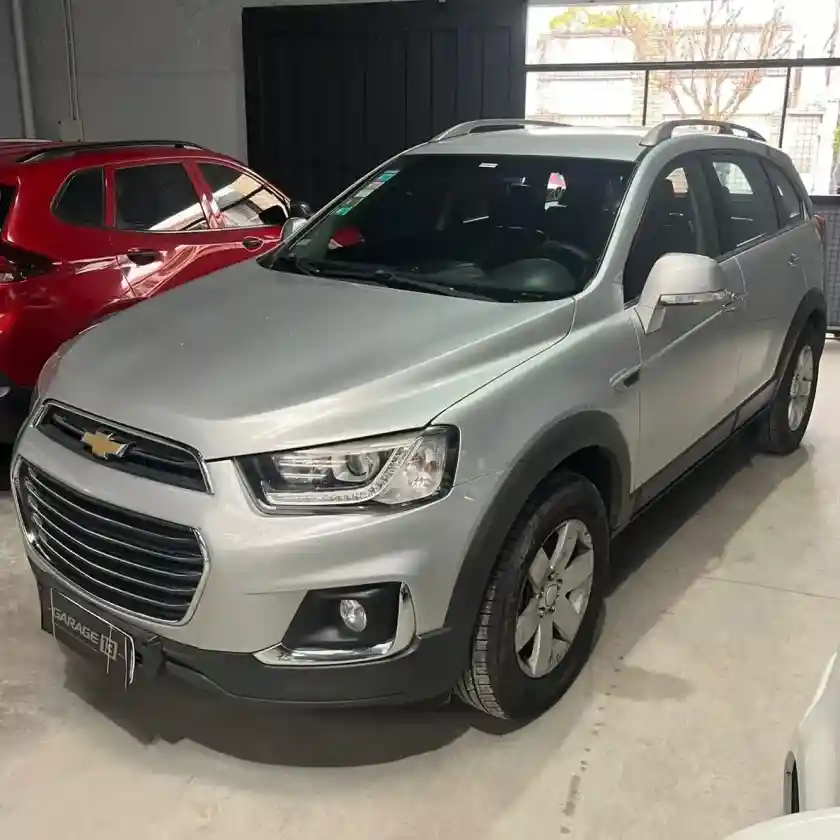 Chevrolet Captiva 2017 - foto 1