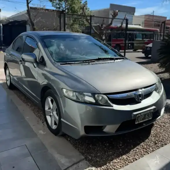 Honda Civic 1.8 Lxs At 2010 - foto 1