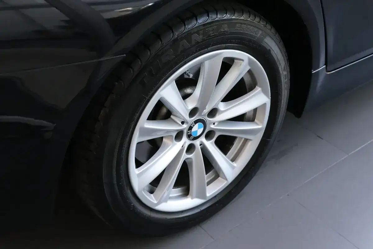 Bmw Serie 5 3.0 525D Executive 204Cv 2011 - foto 4