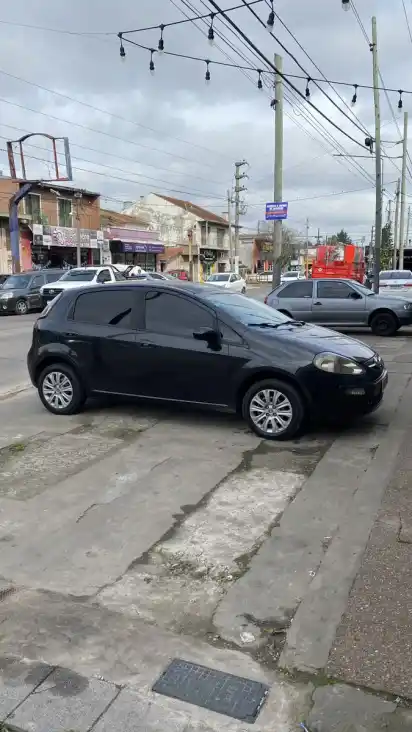 Fiat Punto 1.4 Attractive C/Radio Integrada 2014 - foto 3