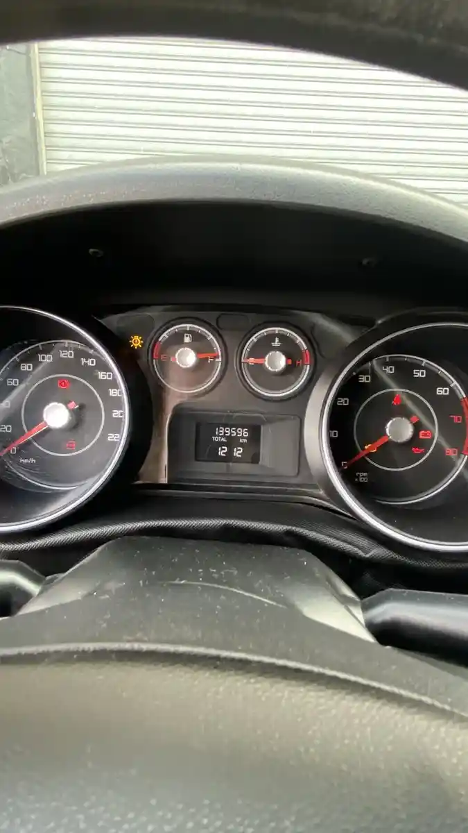 Fiat Punto 1.4 Attractive C/Radio Integrada 2014 - foto 4