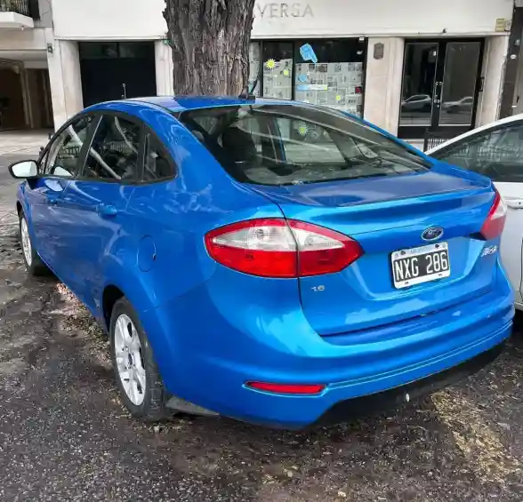 Ford Fiesta Kinetic 1.6 Se Plus 120Cv 2014 - foto 2