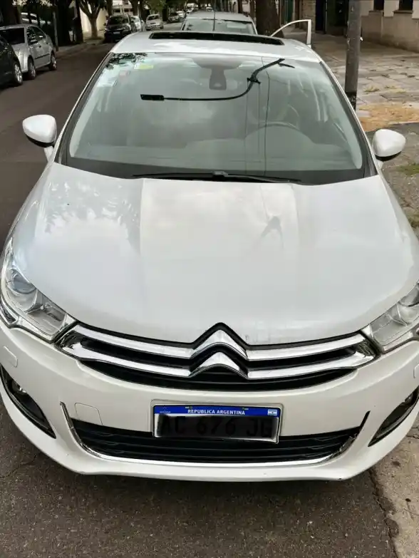 Citroën C4 Lounge 1.6 Thp 165 Feel Pack 10 Años 2018 - foto 2