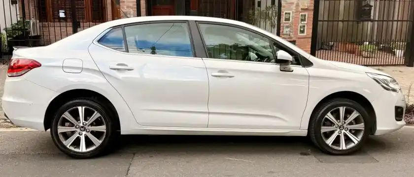 Citroën C4 Lounge 1.6 Thp 165 Feel Pack 10 Años 2018 - foto 5