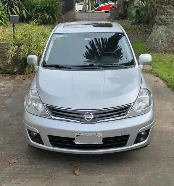 Nissan Tiida 1.8 Tekna 2011 - foto 2