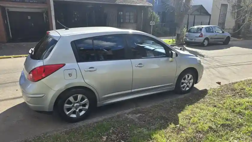 Nissan Tiida 1.8 Tekna 2011 - foto 5